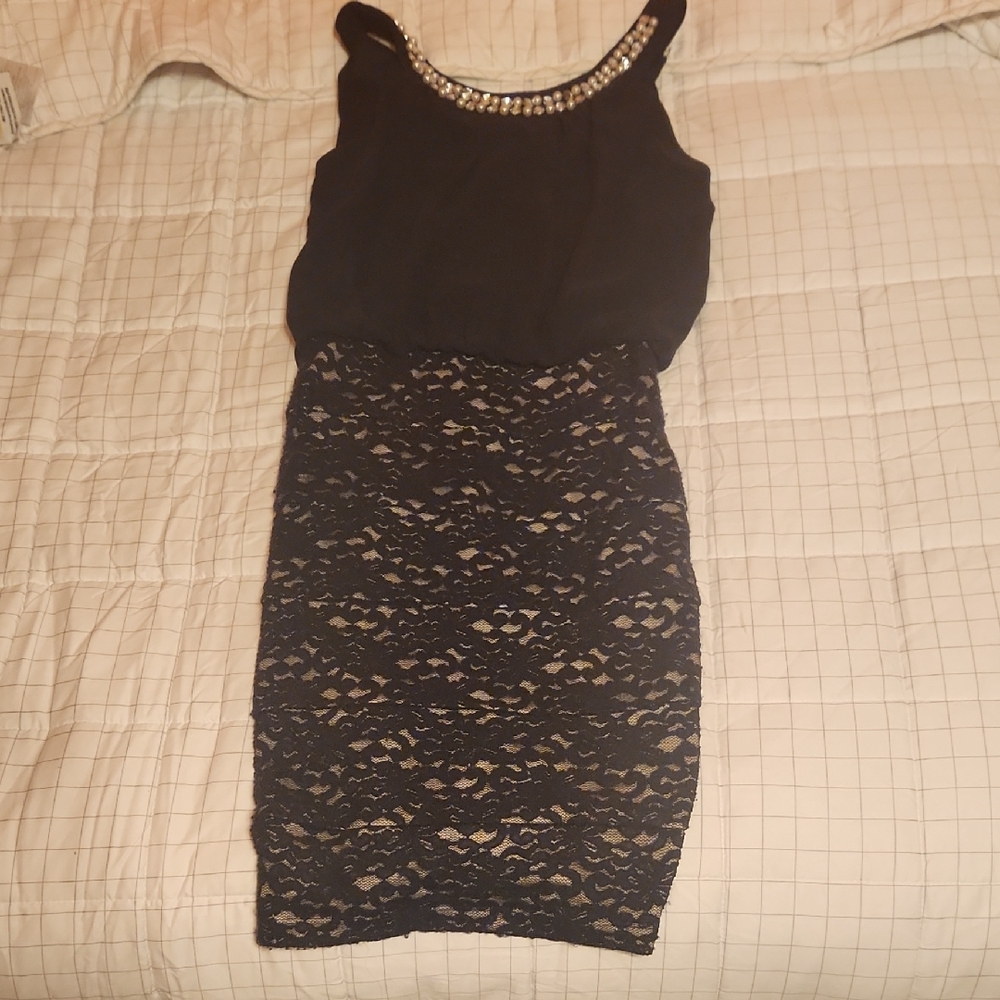 Enfocus Studio Black and Cream Lace Mini Dress